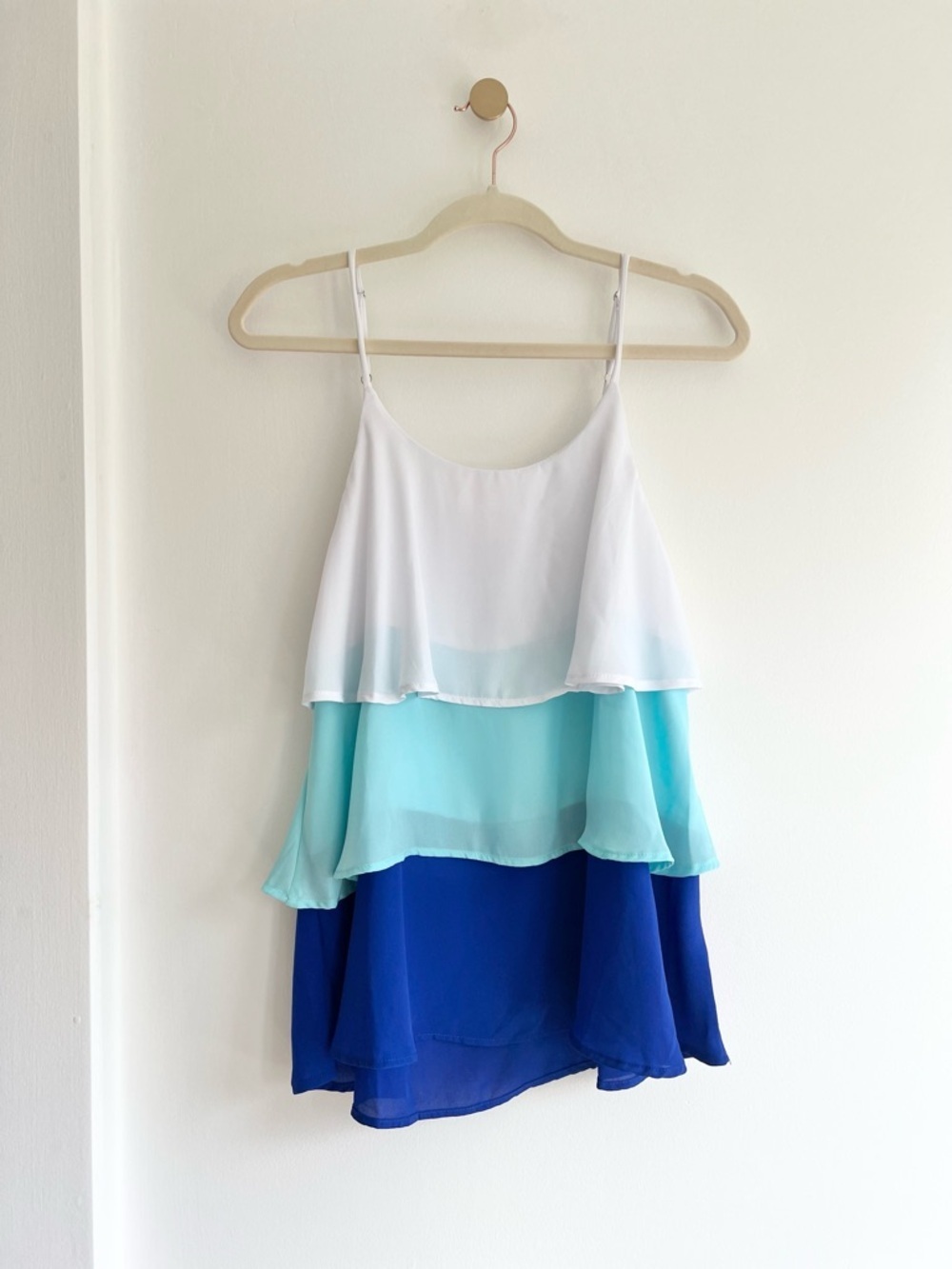 (NWOT) Pink Lily Tiered Spaghetti Strap Cami in White, Aqua & Royal Blue | Small
